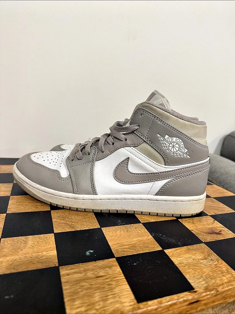 Nike Air Jordan 1 Mid Light Smoke Grey Sneakers Gray & White US 8.5